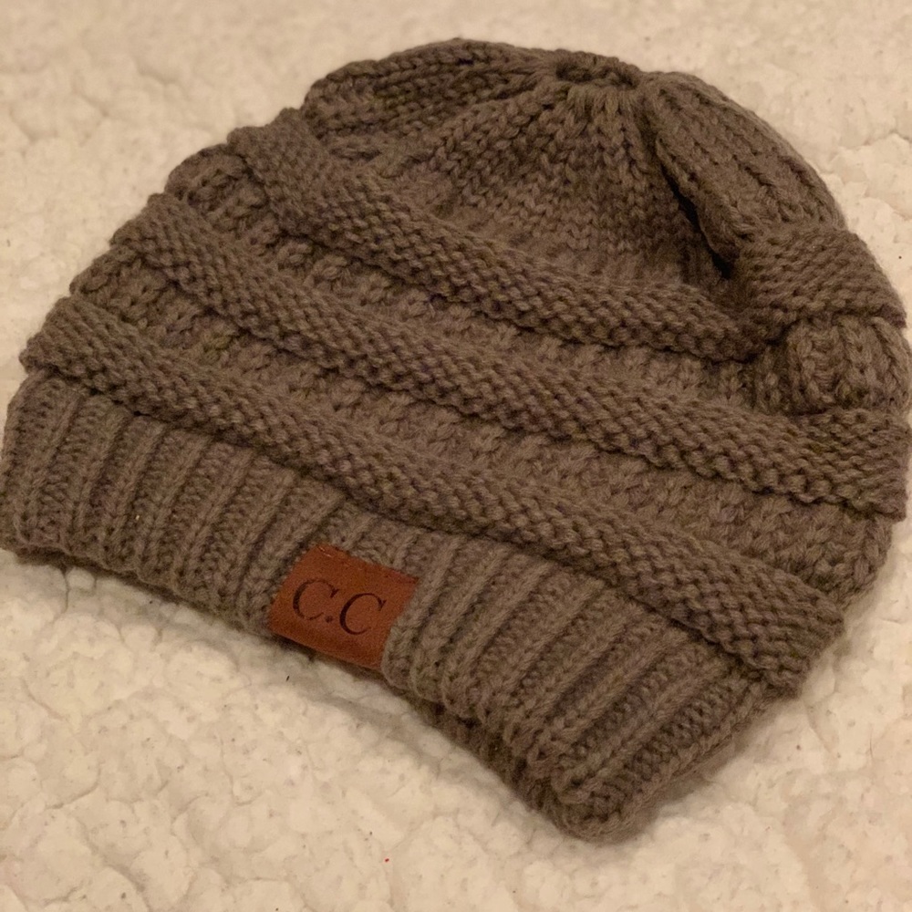 💗 CC PONYTAIL BEANIES 💗